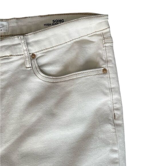 Nicole Miller Flare White Jeans High Rise Boot Cut
Color: Eggshell Size: 14 - Picture 3 of 11